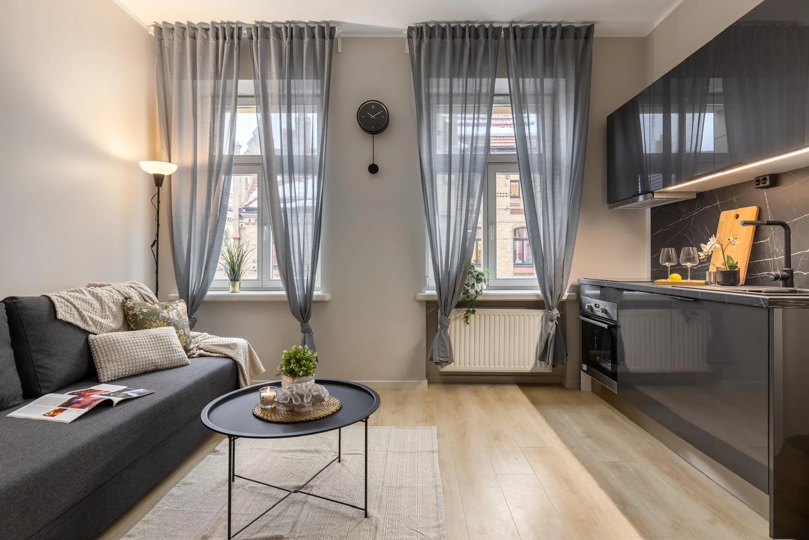 Renovación de edificio de apartamentos en Bruninieku Iela 16