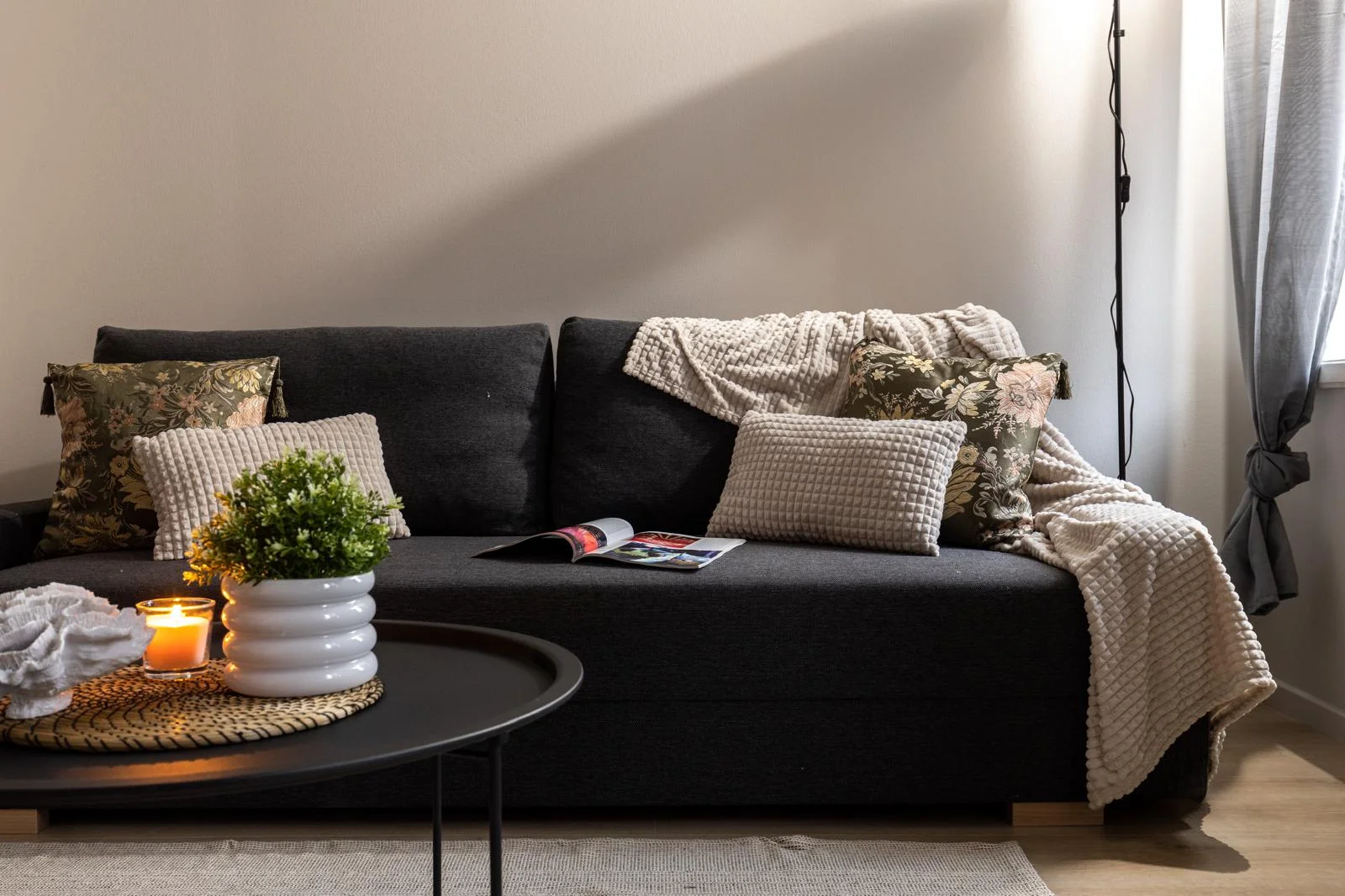 Renovación de edificio de apartamentos en Bruninieku Iela 7